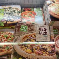 More vegan pizza   at denn's Biomarkt in Chemnitz