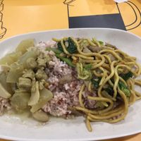 Two dishes and rice for 50 baht at Platinum Fashion Mall - Term-Bun in Bangkok