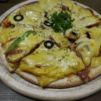 Gross vegan 'cheese' pizza at Minh Chay - Hang Gai in Hanoi
