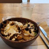 Greek Sama Bowl at SAMAM - Cantine végétale in Paris