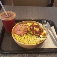 Plat du jour et boisson hibiscus at SAMAM - Cantine végétale in Paris