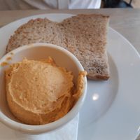 Menu of the day / Starter / hummus with piquillo peppers at Le Pain Quotidien - Velazquez in Madrid