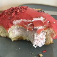 Summer Berries 4,50€  at The Rolling Donut - Bachelors Walk in Dublin