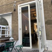 Has backyard seating at Nordvegan in Oslo