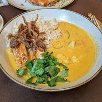 Yellow Thai curry with oyster mushrooms at Nordvegan in Oslo