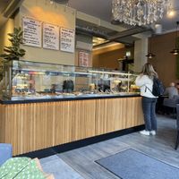 Genug Sitzmöglichkeit  at Nordvegan in Oslo