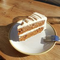 carrot cake at Nordvegan in Oslo