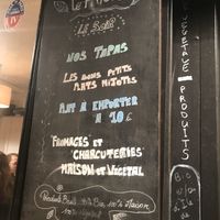 Sign at Le Faitout Vegan in Paris