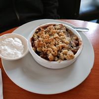 Crumble at Le Faitout Vegan in Paris