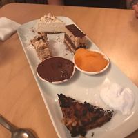 Toetjes at Le Faitout Vegan in Paris