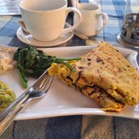 Vegan pancake with avocado and vegan cream cheese at Avocado Garden in Palolem