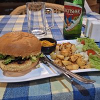 Tofu burger at Avocado Garden in Palolem