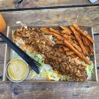 Pulled strips with sweet potato fries at Las Vegan's - Kazinczy Trailer in Budapest