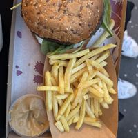 Mushroom burger & fries 🍄‍🟫  at Las Vegan's - Kazinczy Trailer in Budapest