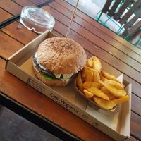 Vegan mushroom burger at Las Vegan's - Kazinczy Trailer in Budapest
