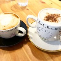 Flat white and chai latte at Holy Cow in Edinburgh