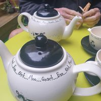 Pot of spiced apple tea at Holy Cow in Edinburgh