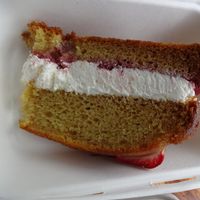 strawberry cake at Holy Cow in Edinburgh