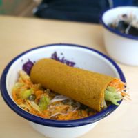 Wrap bowl at Love Me Cru in Paris