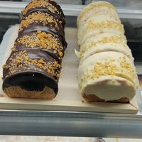 new york rolls chocolt blanc et noir at La Vegana in Sevilla