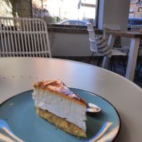 Mango caramel cake (almost no taste though) at La Vegana in Sevilla