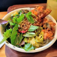 Udon bowl at So Nat - Bourdaloue in Paris