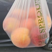 Best place i know for organic peaches 🍑 😋 at Sprouts Farmers Market - Lake Mead in Las Vegas