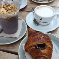 Soy milk cappuchino, açai "bowl" and chocolate croissant at Pappare' in Bologna