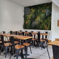 Eat-in space at Season Square in Paris