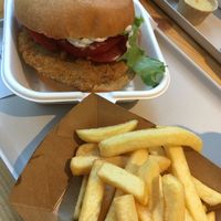 Crispy burger  at Season Square in Paris