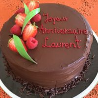 Gâteau composé d'une base au chocolat et d'une crème au praliné. at Choco & Mousse in Lisbon