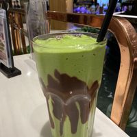 Jingle bell smoothies (avocado, kiwi, kale, banana etc.) at Veganerie - Ratchathewi in Bangkok