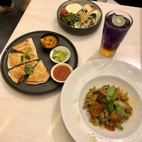Quesadilla, Burrito & pesto pasta - all disappointing at Veganerie - Ratchathewi in Bangkok