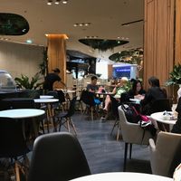 dining area at Veganerie - Ratchathewi in Bangkok