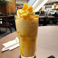 Batido de mango 🥭 at Veganerie - Ratchathewi in Bangkok