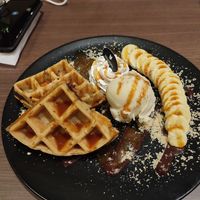 Caramel waffle at Veganerie - Ratchathewi in Bangkok