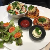 Pizza at Veganerie - Ratchathewi in Bangkok