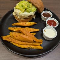 Avocado Supreme Burger at Veganerie - Ratchathewi in Bangkok