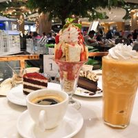 Amazing dessert experience for European price at Veganerie - Siam Paragon in Bangkok
