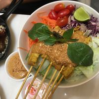 Satay tofu salad - fresh, healthy, yum at Veganerie - Ratchathewi in Bangkok