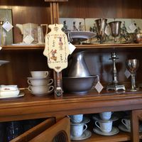 A picture of their boutique at Nesmon Cafe in Sherman Oaks