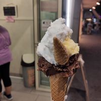 Best chocolat (vegan nutella) icecream ever. And Peach and lemon 3.50 € at Cremeria in Cattolica