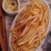 E para acompanhar as fritas, mais queijo provolone at Ahimsa Burgers in Florianopolis