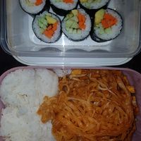 Pad Thai.. Sushi.. Rice at Vegan Heaven in Chiang Mai