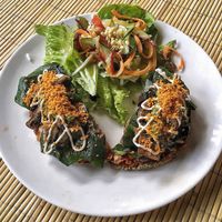 Raw pizza at Sayuri Healing Food in Ubud