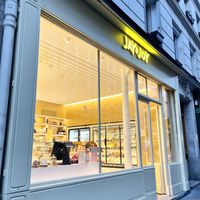   at Jay & Joy in Paris