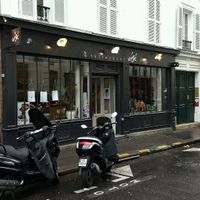 Fachada at Niebe in Paris