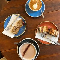Oat hot chocolate and soya flat white at Cascara in Bath