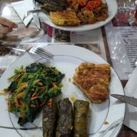 Долма и запеканка из цукини божественно прекрасны) at Vegan Istanbul in Istanbul