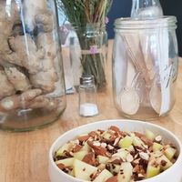 Make your own porridge: amande, cacao nibs et pomme at BOL Porridge Bar in Paris